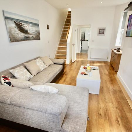 Holiday Home Hot Tub & Sauna Bournemouth Eksteriør billede