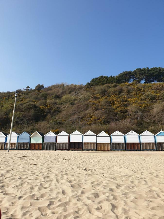 Holiday Home Hot Tub & Sauna Bournemouth Eksteriør billede