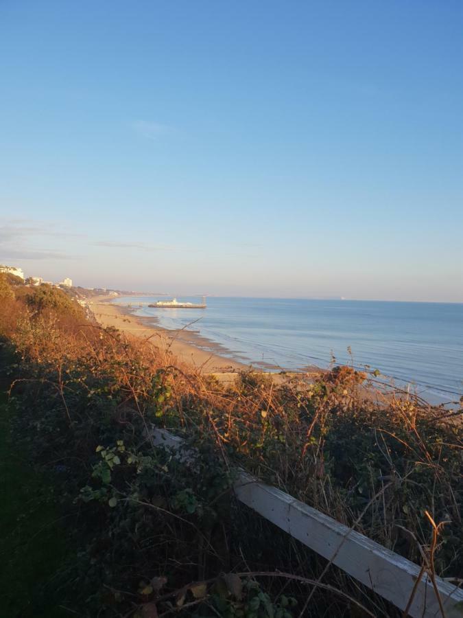 Holiday Home Hot Tub & Sauna Bournemouth Eksteriør billede